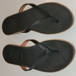 Fitflop black and cork flip flop sandals